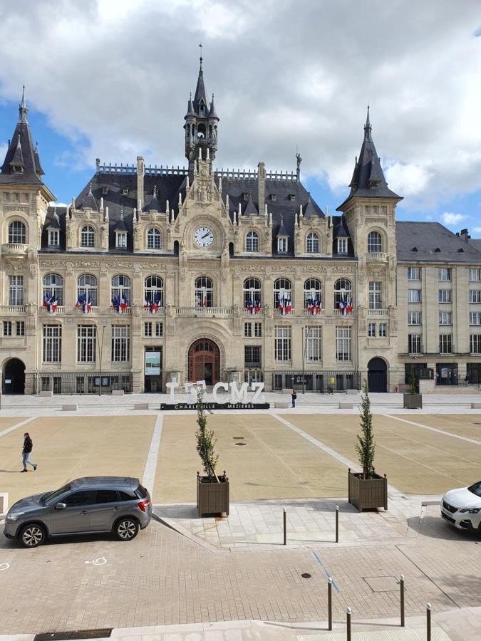 Studio De L'Hotel De Ville Шарлевиль-Мезьер Экстерьер фото